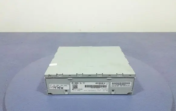 Audi A5 8T 8F Radio/CD/DVD/GPS head unit 4G0035061N