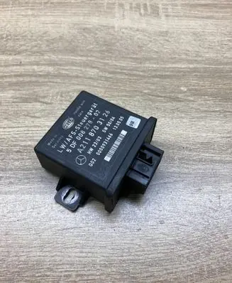 Mercedes-Benz E W211 Light module LCM A2118703126 5DF008278