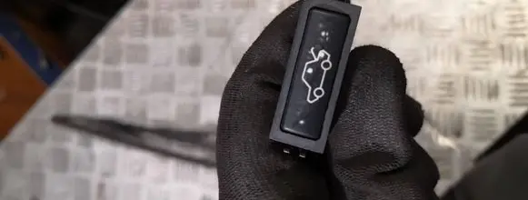 Tailgate opening switch
