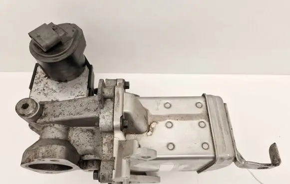 Volvo XC60 EGR valve cooler P32203034 31422119