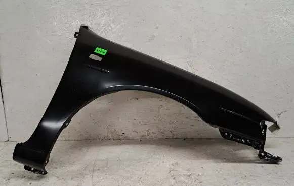 Nissan Almera Fender