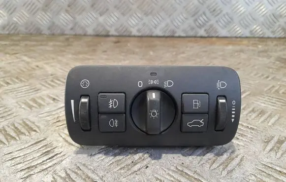 Volvo V70 Light switch 30739415