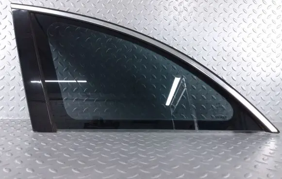 Mercedes-Benz R W251 Rear side window A2516702350 2516702350