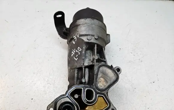 Citroen DS3 Oil filter mounting bracket 7583111