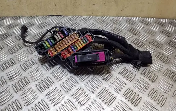 Audi Q7 4L Fuse module 1K0941824 8K0941824A 8K0941824E