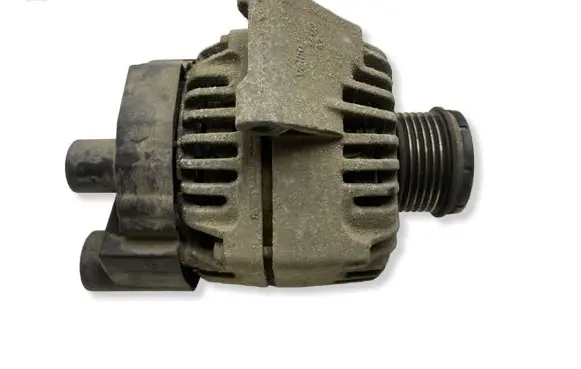 Suzuki Swift I Generator/alternator 2542861A