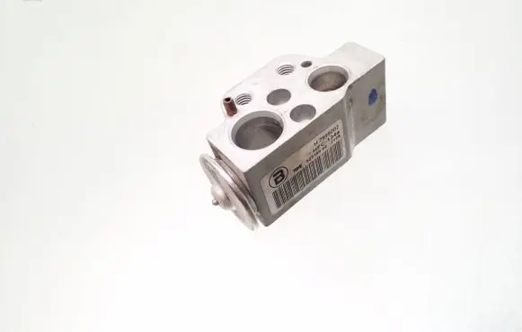 Audi A4 S4 B8 8K Air conditioning (A/C) expansion valve H7995002