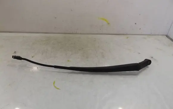 Toyota Yaris Front wiper blade arm