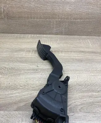 Volvo S40 Accelerator throttle pedal 4M519F836BK
