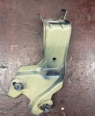 Opel Insignia A Fender mounting bracket 1422