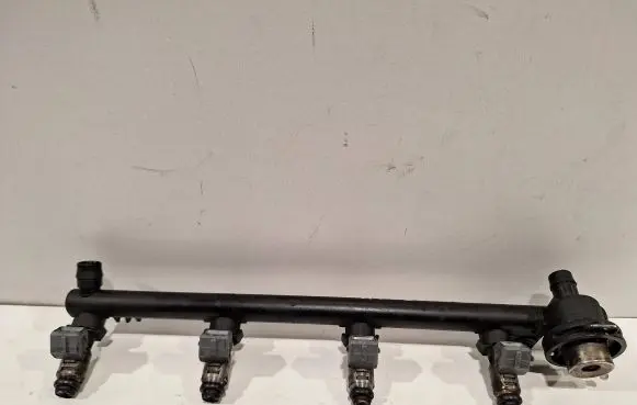 Renault Megane II Fuel main line pipe IWP026