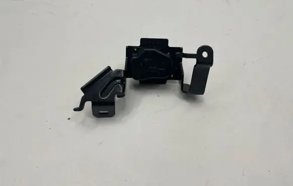 Mercedes-Benz GLE W167 Parcel shelf load cover mount bracket A1678105900