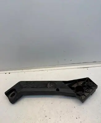 Renault Trafic III (X82) Radiator support slam panel bracket 625001299R