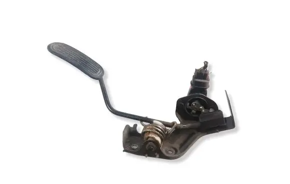 Toyota Avensis T220 Accelerator throttle pedal 8928147010 1983003010