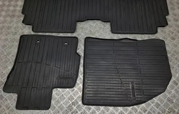 Toyota Verso Car floor mat set PZ49KE8354RJ PZ49KE8355RJ