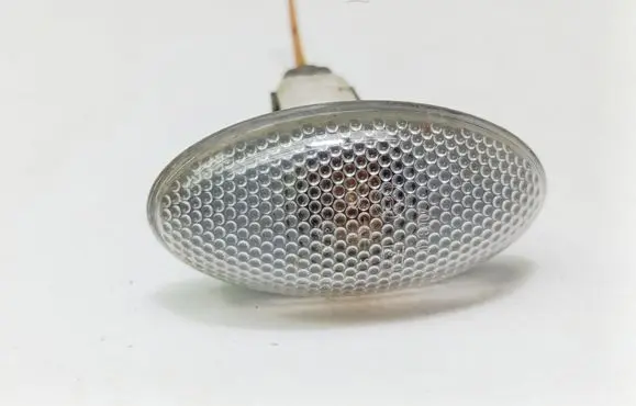 Front fender indicator light