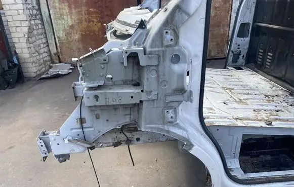 Renault Master III Front quarter panel 