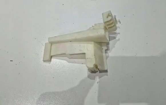 Mercedes-Benz CLS C218 X218 Loading door lock 3V0807724