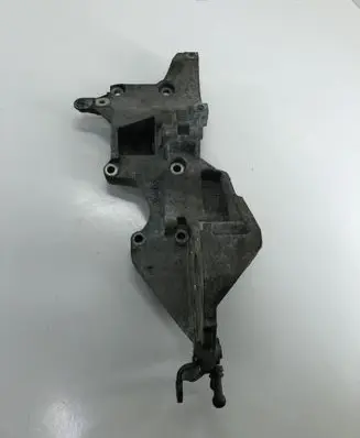 Volkswagen PASSAT B6 Generator/alternator bracket 03L903143D 03L903143