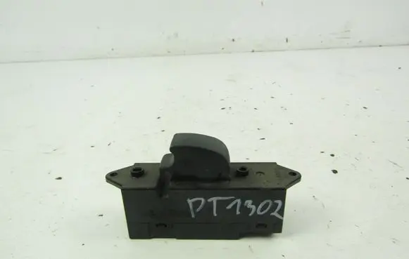 Mitsubishi Lancer Electric window control switch MR587879