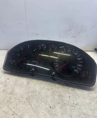 Speedometer (instrument cluster)