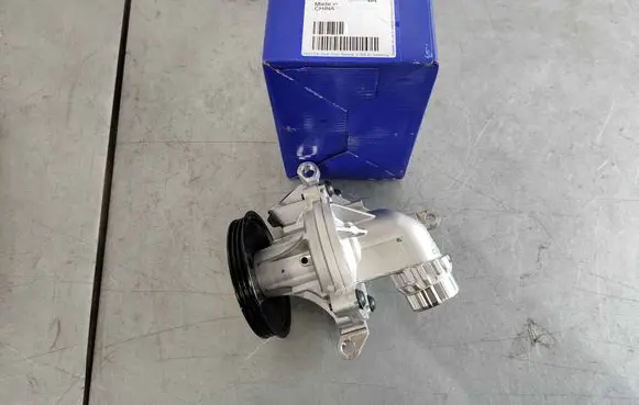 Volvo XC90 Water pump 32441162 32382368