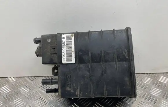 Ford Fusion II Active carbon filter fuel vapour canister DG939E857B