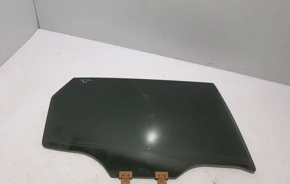 Nissan Qashqai J12 Front door window glass four-door 80301HN20A