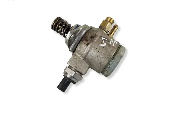 Volkswagen Polo V 6R Fuel injection high pressure pump 03C127026P