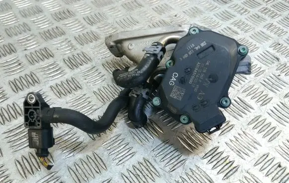 Volkswagen Golf VII Electric throttle body valve 04L128063P 04L128059K