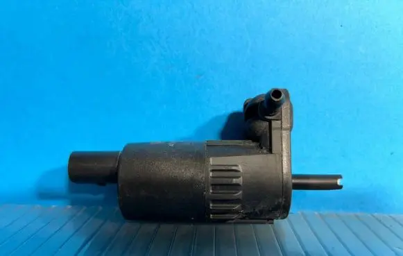 Opel Astra K Windscreen/windshield washer pump 84139203 430036418