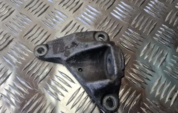 Audi A8 S8 D3 4E Gearbox mounting bracket 4E0399113AA