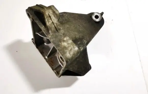 Mercedes-Benz CLC CL203 Engine mounting bracket a2712230904