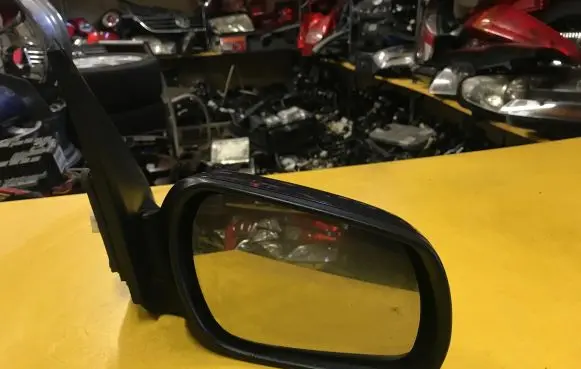 Mazda 2 Front door electric wing mirror