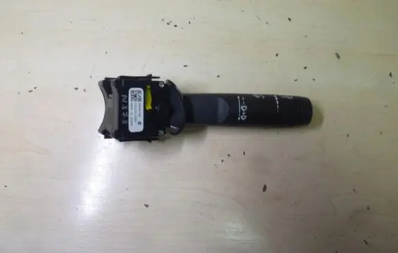Multifunctional control switch/knob