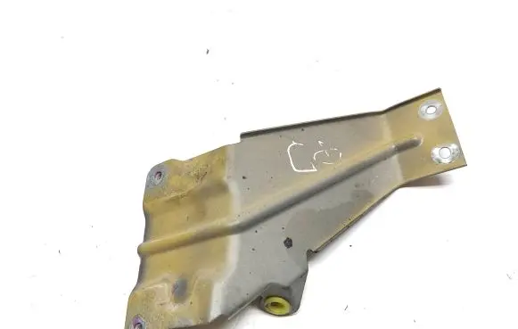 Opel Antara Fender mounting bracket