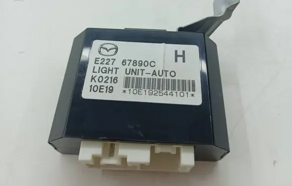 Mazda CX-7 Light module LCM E22767890C 10E19 K0216