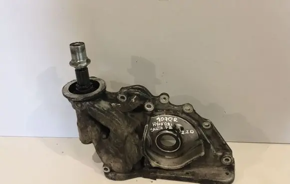 Oil filter mounting bracket