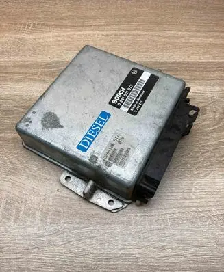 BMW 5 E34 Engine control unit/module ECU 2242211 0281001077