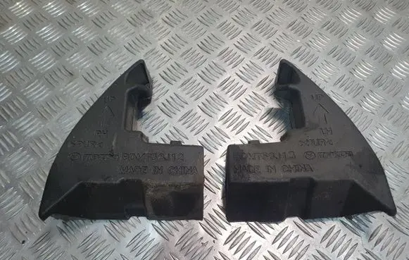 Mazda 3 Fender foam support/seal PU9629