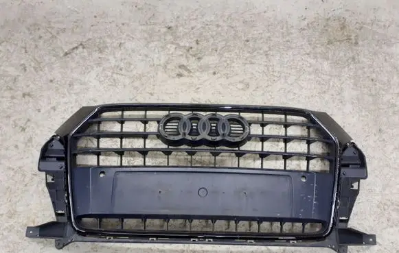 Audi Q3 8U Front bumper upper radiator grill 8U0853653M 8U0853653N 8U0853653P