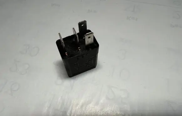 Opel Zafira A Other relay 24432680