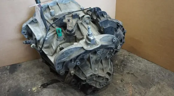 Opel Vivaro Manual 5 speed gearbox 320108718R