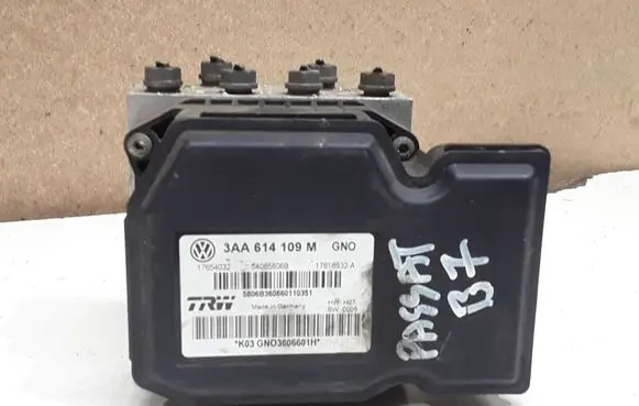 Volkswagen PASSAT B7 ABS Pump 3AA614109M