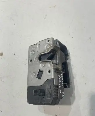 Opel Meriva A Front door lock 13154792