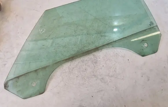 Mini One - Cooper Coupe R56 Front door window glass four-door 43R001025