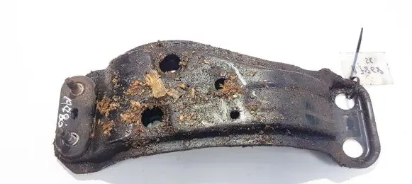Subaru Outback Engine mounting bracket