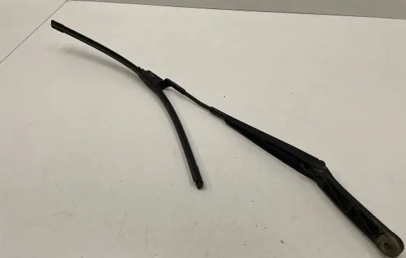 Volkswagen PASSAT B7 Windshield/front glass wiper blade 