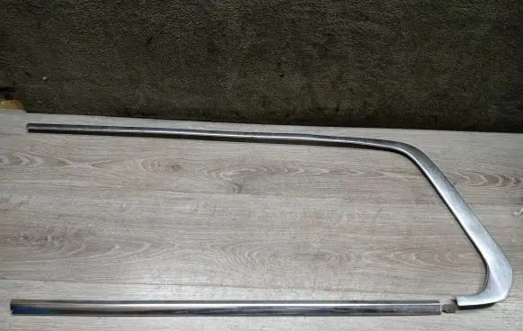 Volvo XC70 Rear glass trim 
