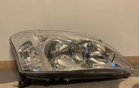 Toyota Corolla E120 E130 Headlight/headlamp 20-A241